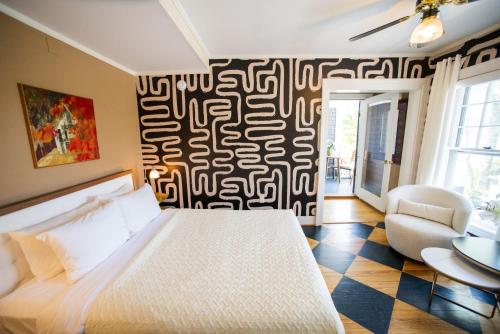 1 queen bed