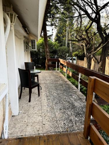 陽台/露台, Salamandra Guest House מקלט פרטי in 納哈里亞