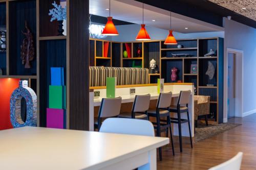 524574995 Holiday Inn Liverpool City Centre by IHG