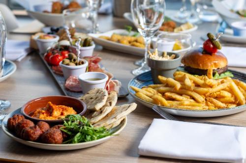524577255 Holiday Inn Liverpool City Centre by IHG
