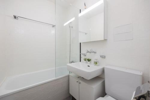 Urban Oasis with Queen Bed and View BE-39, Zürich (Foto 6)