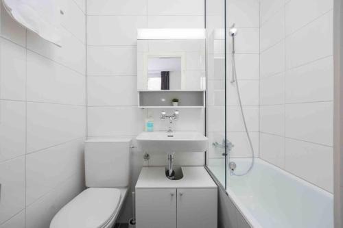 Urban Oasis with Queen Bed and View BE-28, Zurigo (foto 6)