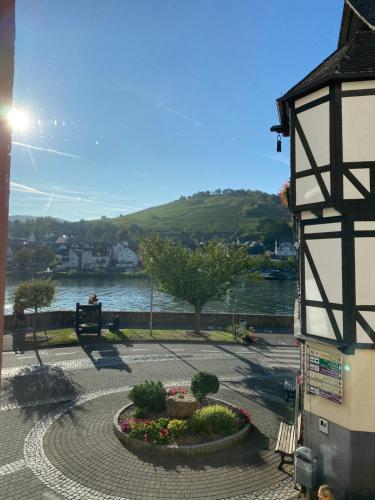 Ferienwohnung zentral an der Moselpromenade in Zell Mosel, Deutschland