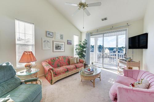 Sunset Beach Condo with Balcony, 5 Mi to the Ocean!