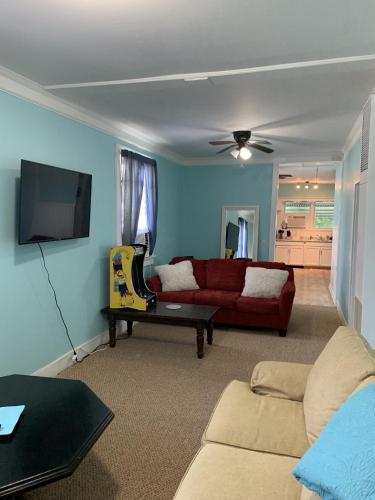 Beachfront Cottage Best Location in Ocean View! cottage in Norfolk, USA