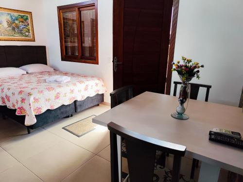 1 queen bed, 1 double bed