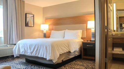 Candlewood Suites - Peoria at Grand Prairie, an IHG Hotel