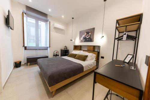 Standard Double Room image 10