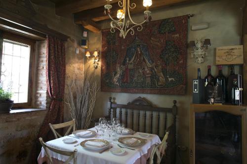 Restaurant, Hotel BOUTIQUE HOCES DEL DURATON in Sebulcor