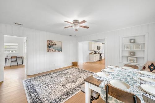 Southern Charm Getaway- 3BR in Park Circle Southern Charm Getaway- 3BR in Park Circle