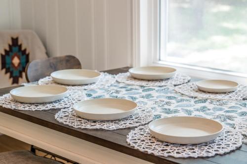 Southern Charm Getaway- 3BR in Park Circle Southern Charm Getaway- 3BR in Park Circle