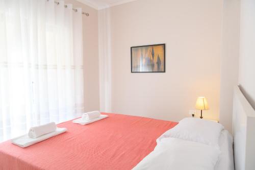 Tirana Cityscape 3- Vibrant Modern Apartment, Tirana (photo 4)