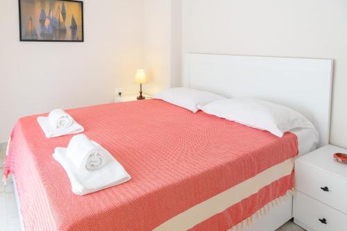 Tirana Cityscape 3- Vibrant Modern Apartment, Tirana (photo 3)
