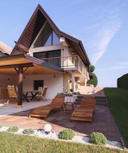 Franc Holiday House With a Spacious Terrace, Hot Tub And Sauna
