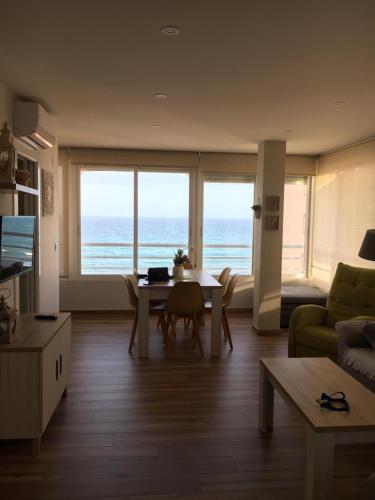 apartamento maravilloso en primera linea de la playa a 10minutos del aeropuerto