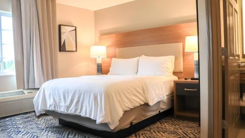 Candlewood Suites - Peoria at Grand Prairie, an IHG Hotel