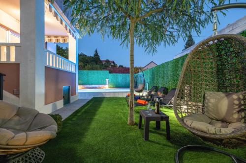 Villa Viktoria with private swimming pool in Gizdavac