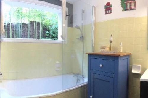 Baño, Charmant T2 jardin près des plages et du golf Seignosse (Charmant T2 jardin pres des plages et du golf Seignosse) in Seignosse