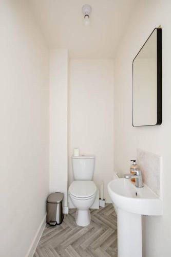 Stunning Private room in a Home - TV, Bathroom & Parking!, Manchester (zdjęcie 7)