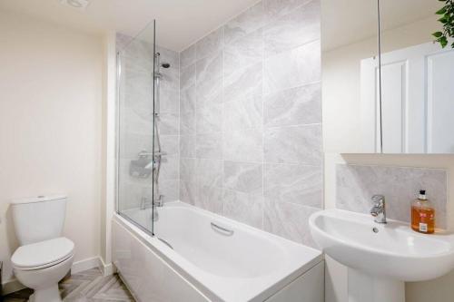 Stunning Private room in a Home - TV, Bathroom & Parking!, Manchester (zdjęcie 6)