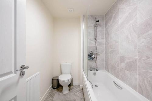 Stunning Private room in a Home - TV, Bathroom & Parking!, Manchester (zdjęcie 4)