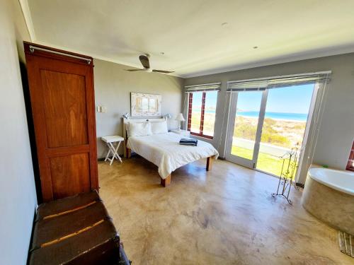 Beach Front Beach House 10 Golden Mile