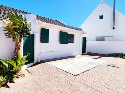 Beach Front Beach House 10 Golden Mile