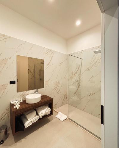 Hotel Clipa - image 11
