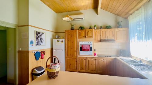 virtuve, The Garden Cottage in Tawonga