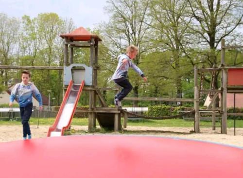  Recreatiewoning Maas en Waal 92 in Ewijk