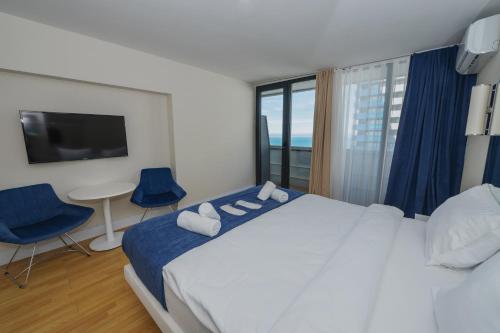 Studio Apartment with Sea View