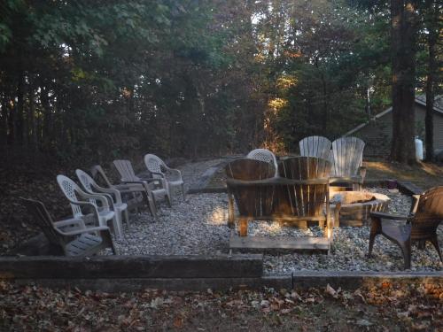 serenity hill bed and breakfast in Brownsville, USA