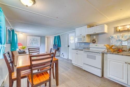 5 Mi to Golf Charming Hernando Home with Deck in Hernando 