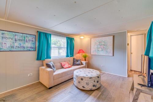 Charming Hernando Retreat with Screened Patio! in Hernando, USA