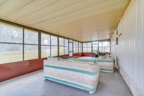 5 Mi to Golf Charming Hernando Home with Deck in Hernando 