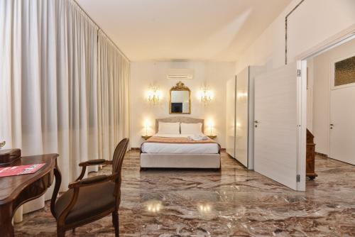 Soderini Splendor: First Floor Palazzo Charm at Castello Square, Benátky (fotografie 3)