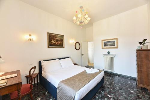 Soderini Splendor: First Floor Palazzo Charm at Castello Square, Benátky (fotografie 8)