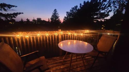 Cozy 2BR in VieuxLongueuil +parking 14min Downtown in Longueuil