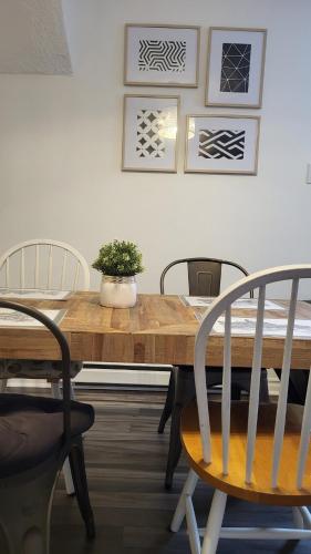 Cozy 2BR in VieuxLongueuil +parking 14min Downtown in Longueuil