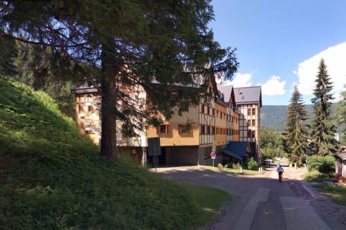 Apartmán u Ski Javor - 1x soukromé parkování (Apartman u Ski Javor - 1x soukrome parkovani) in เพค พอด สเนซคู