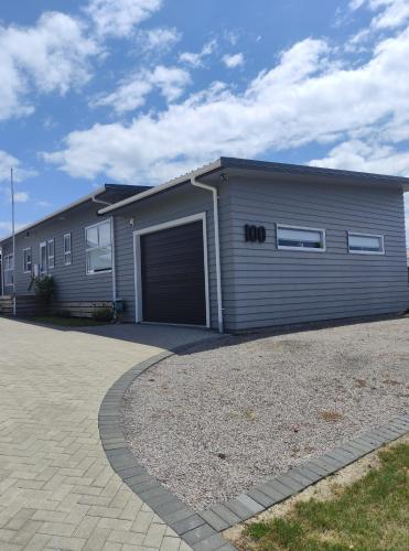 Modern House near Motuoapa Tongariro Crossing fishing skiing