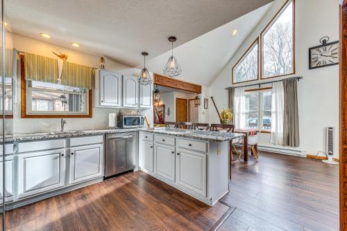 Poconos Hideaway in Arrowhead Lake with Game Room! in Pocono Lake, USA
