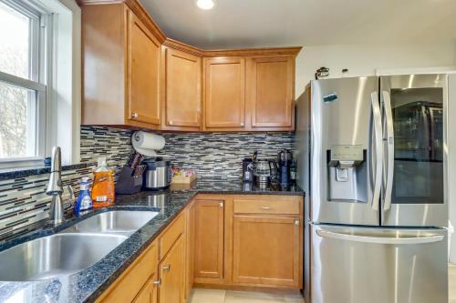 Maryland Home with Deck 8 Mi to Washington, DC in Cheverly, USA