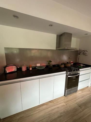 Kitchen, Hospedaje posada en Ezeiza near Ministro Pistarini International Airport