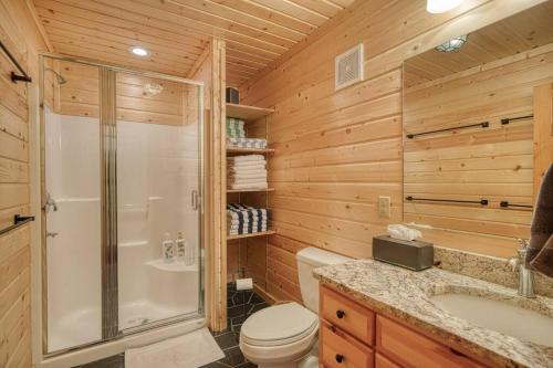 Luxury Lodge Perfect for Family Reunions /Retreats in Island Park, USA