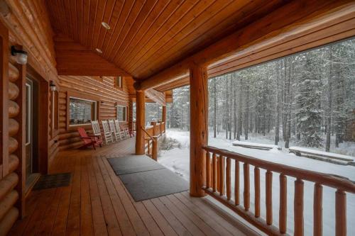 Luxury Lodge Perfect for Family Reunions /Retreats in Island Park, USA