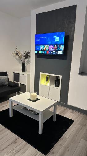Modern 2 Bed near Turf Moor Football Stadium, Parks, Canal and Lake in Burnley