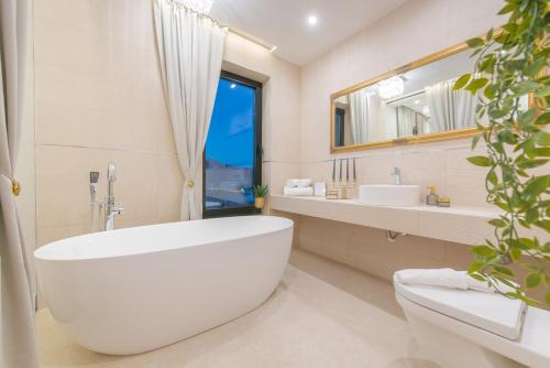 Deluxe Double Room with Bath