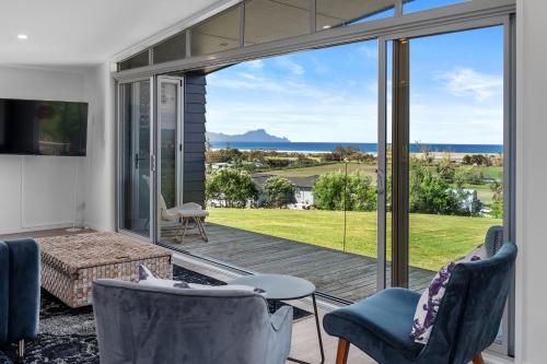 Viesnīcas āriene, The Chocolate Box - Waipu Cove Holiday Home in Waipu