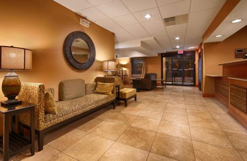 Best Western Plus Mishawaka Inn